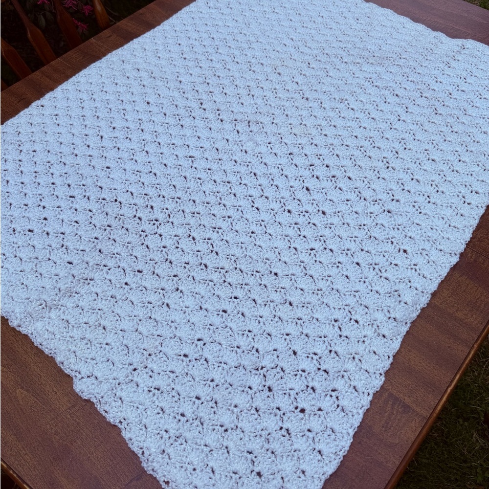 Hand-Crochet White Lap / Baby Blanket Afghan Vintage Soft!
